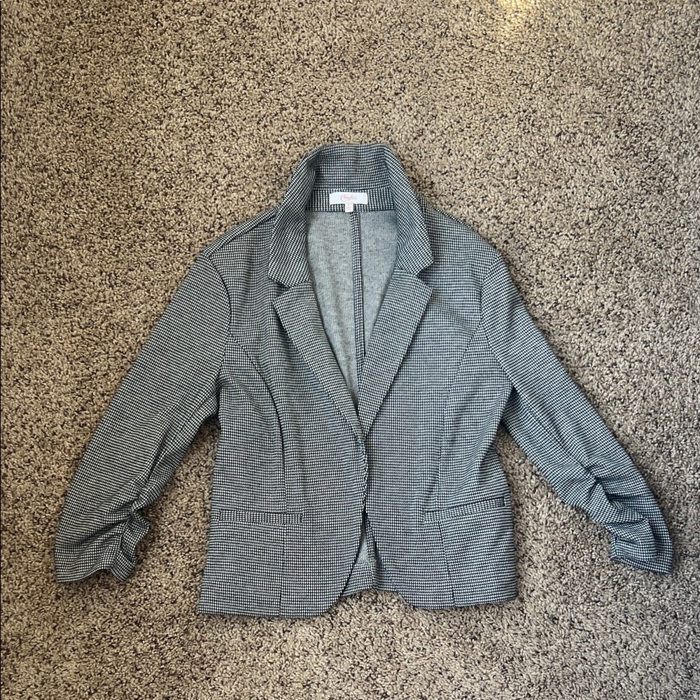 Candie's Women’s Classic Black and White Size Small Blazer